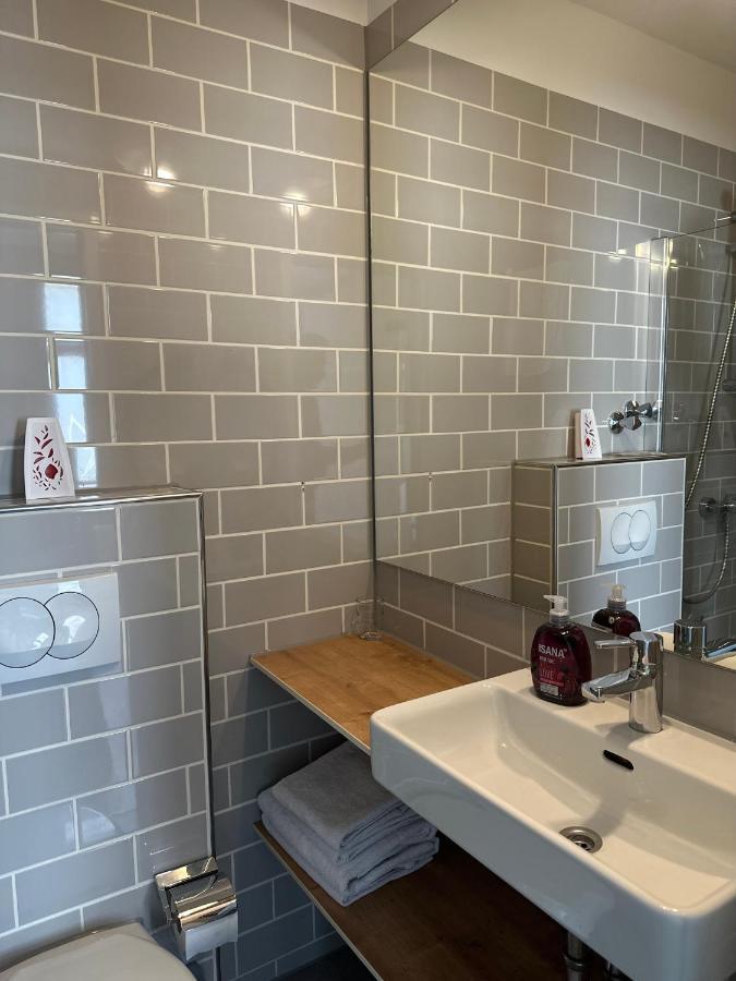 Hotel Fly ' In Offenbach am Main Ngoại thất bức ảnh
